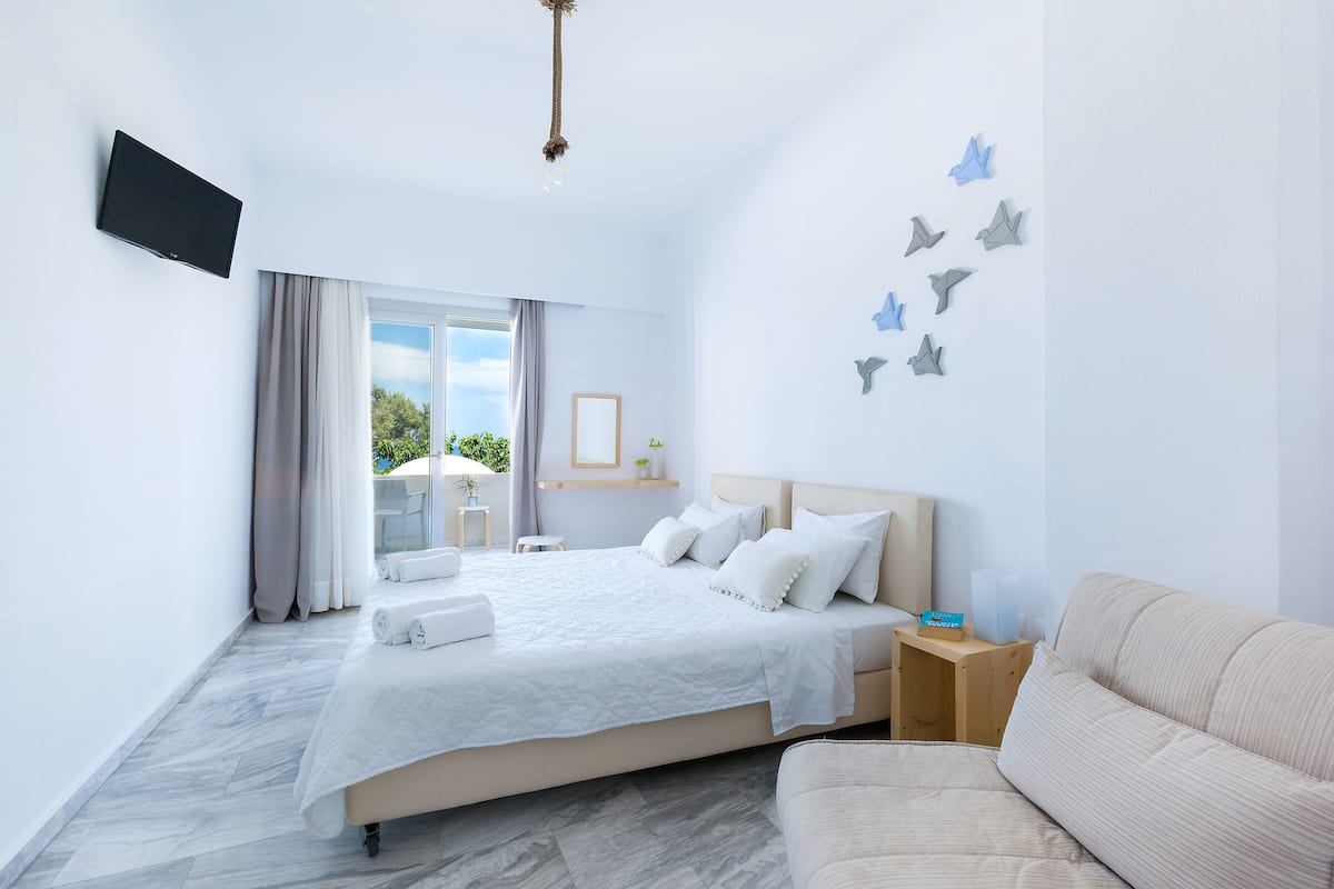 Standard Room, Sea View | 1 bedroom, in-room safe, free WiFi, bed sheets
