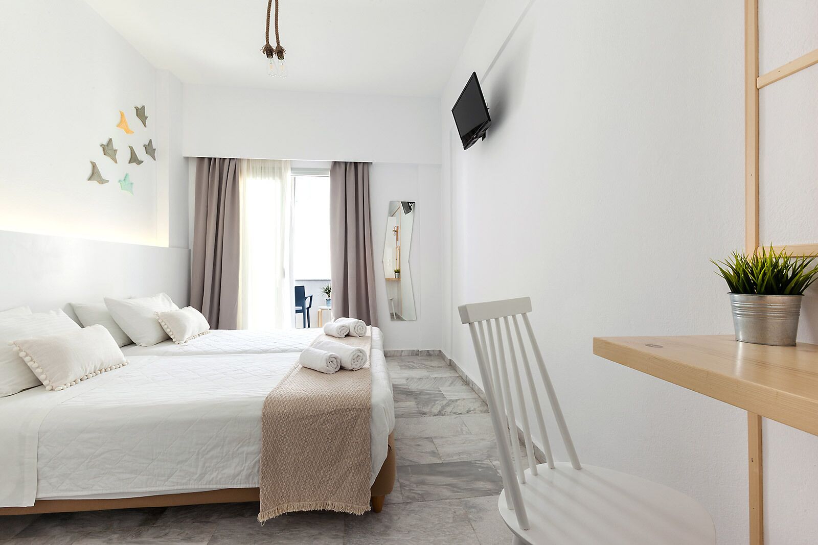 In-room safe, free WiFi, bed sheets