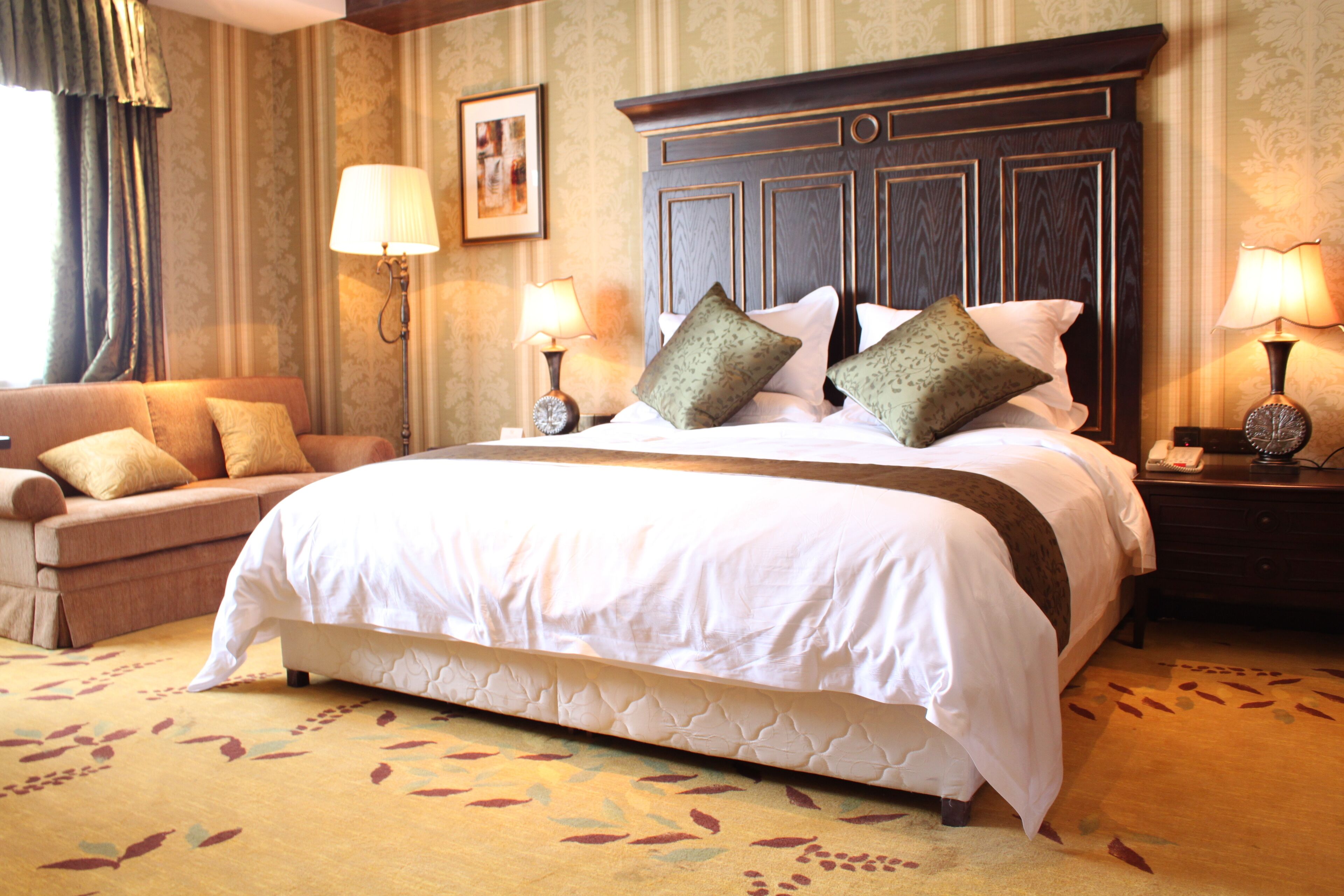 Room, 1 King Bed, Smoking