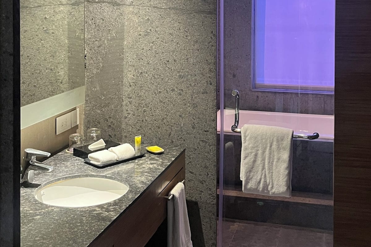 Room, 1 King Bed (Deck) | Premium bedding, pillow-top beds, in-room safe, individually furnished