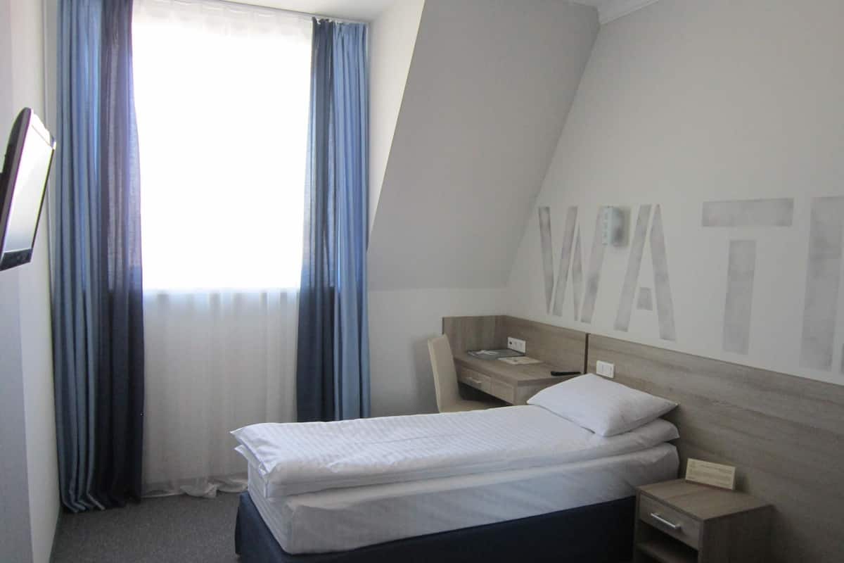 Classic Single Room, 1 Twin Bed | Desk, laptop workspace, iron/ironing board (on request), WiFi (free)