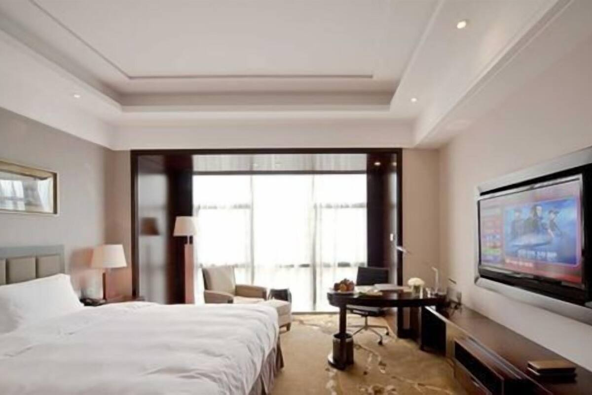Minibar, caja de seguridad en la habitación, cunas y despertador