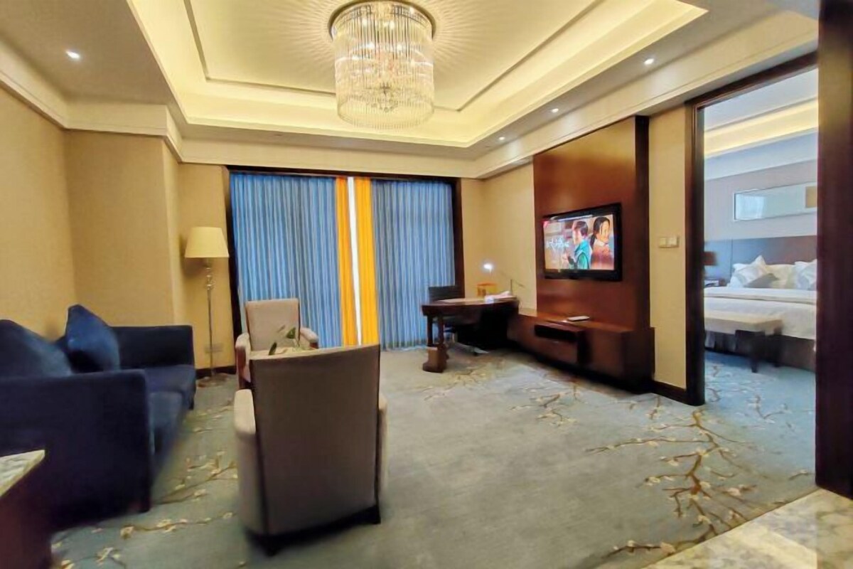 Deluxe Suite