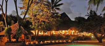 Driftwood Beach Club