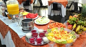Tägliches inbegriffenes Frühstücksbuffet
