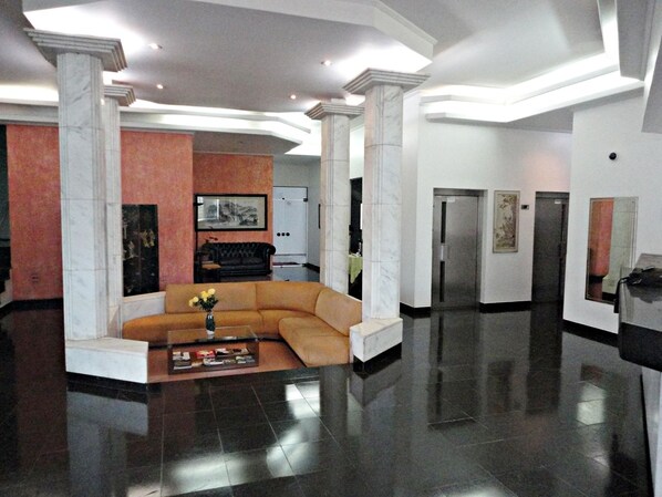 Lobby - Pekin Palace Hotel (Aracatuba)