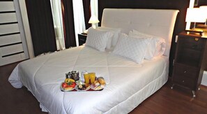 Minibar, individually furnished, free WiFi, bed sheets - Pekin Palace Hotel (Aracatuba)