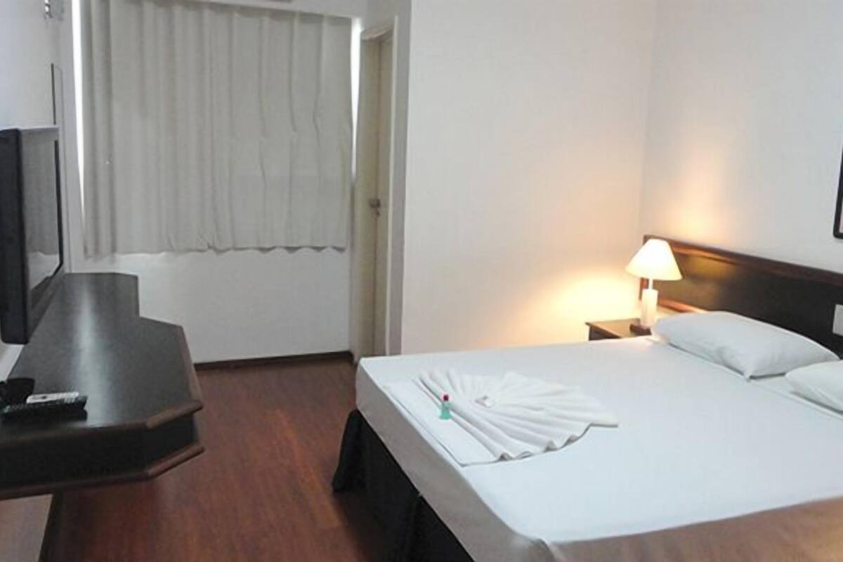 Minibar, WiFi (free), individually furnished, bed sheets