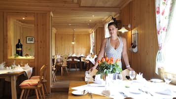 Middag serveras