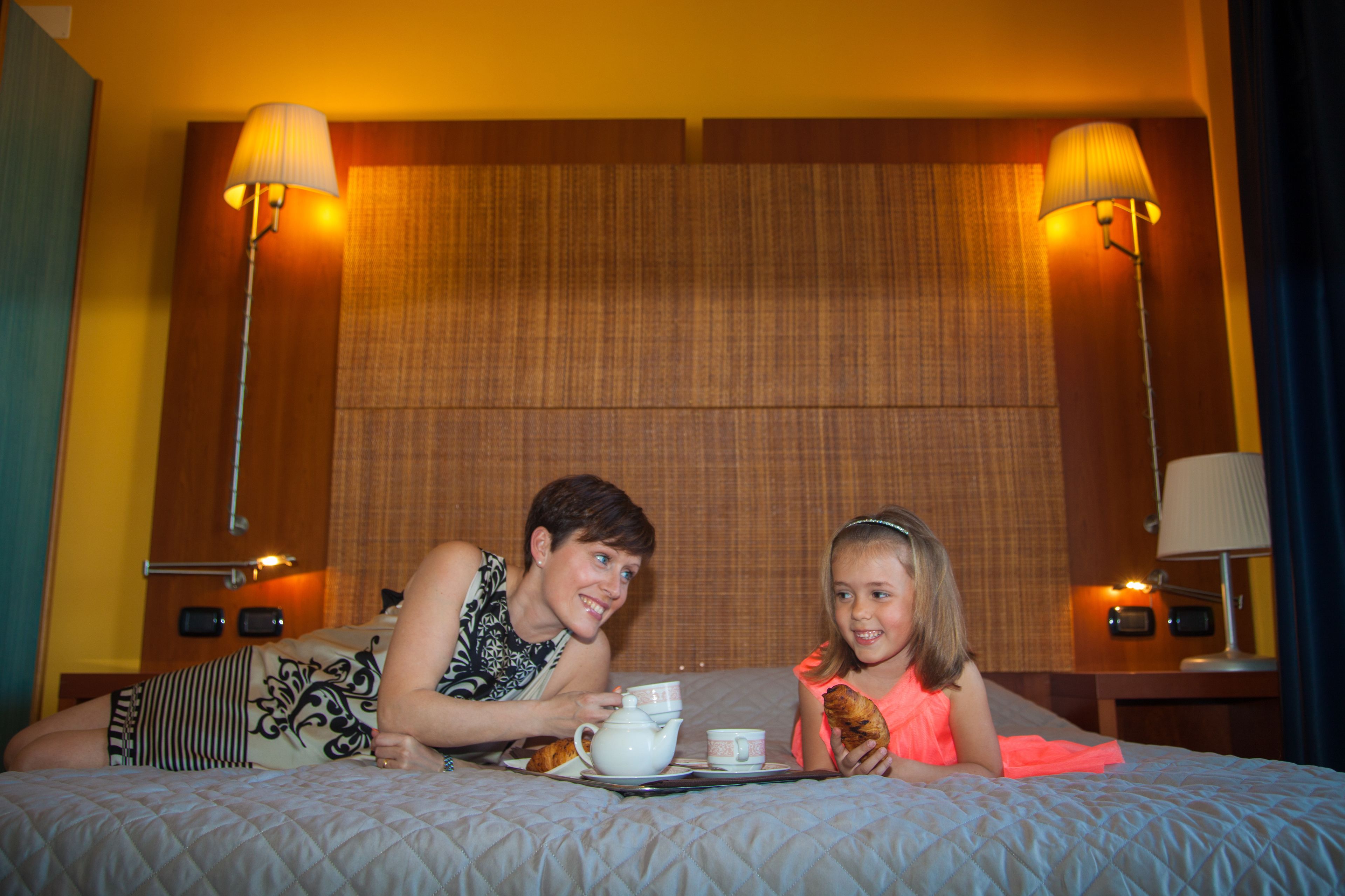 Triple Room | In-room safe, desk, free cribs/infant beds, rollaway beds