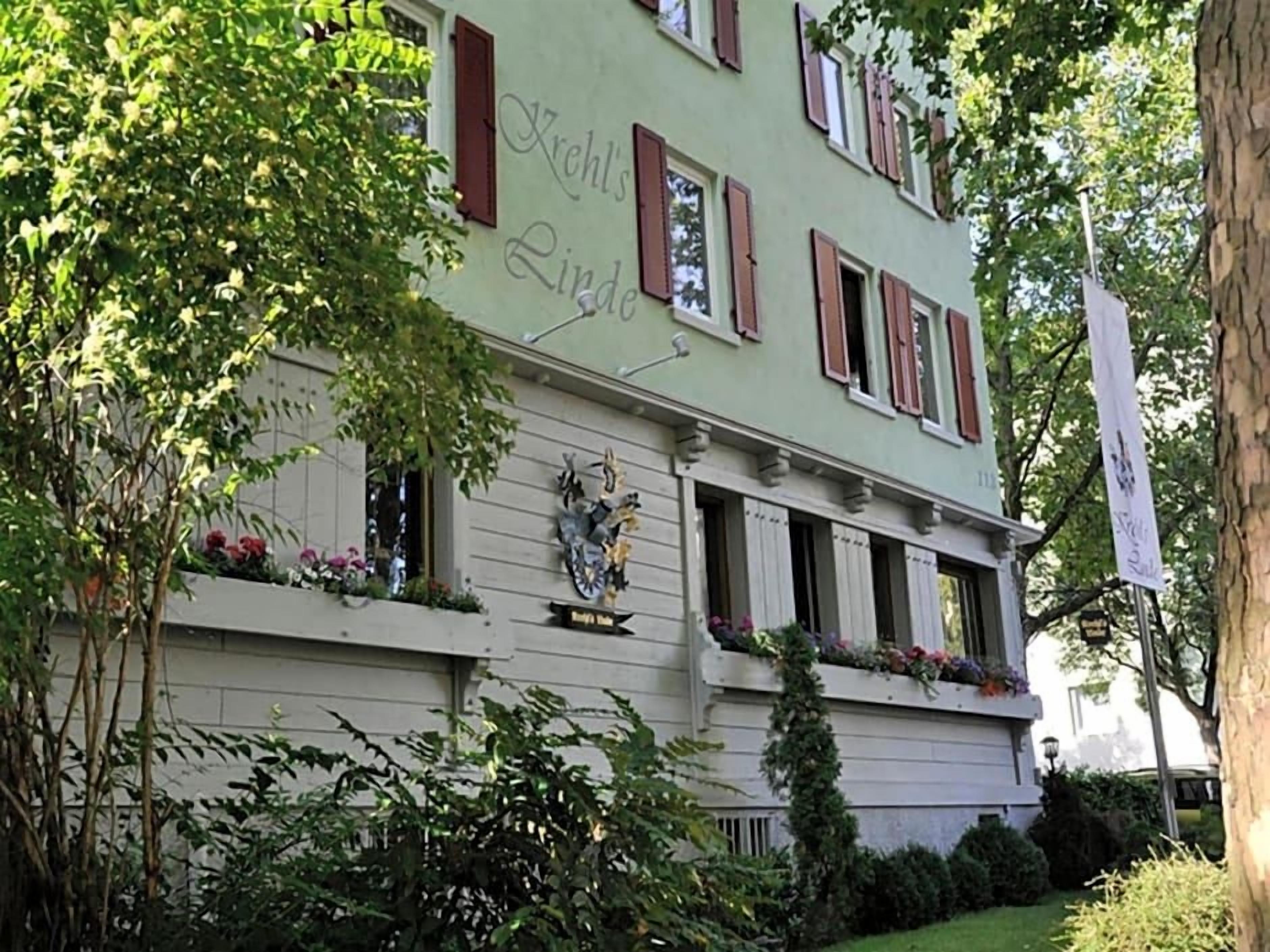 Un bâtiment sur lequel on peut lire l’inscription « Kohl’s Linde ».