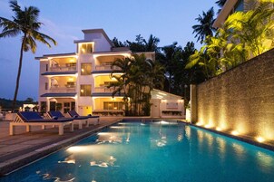 Piscina all'aperto, con ingresso dalle 08:00 alle 20:00, lettini