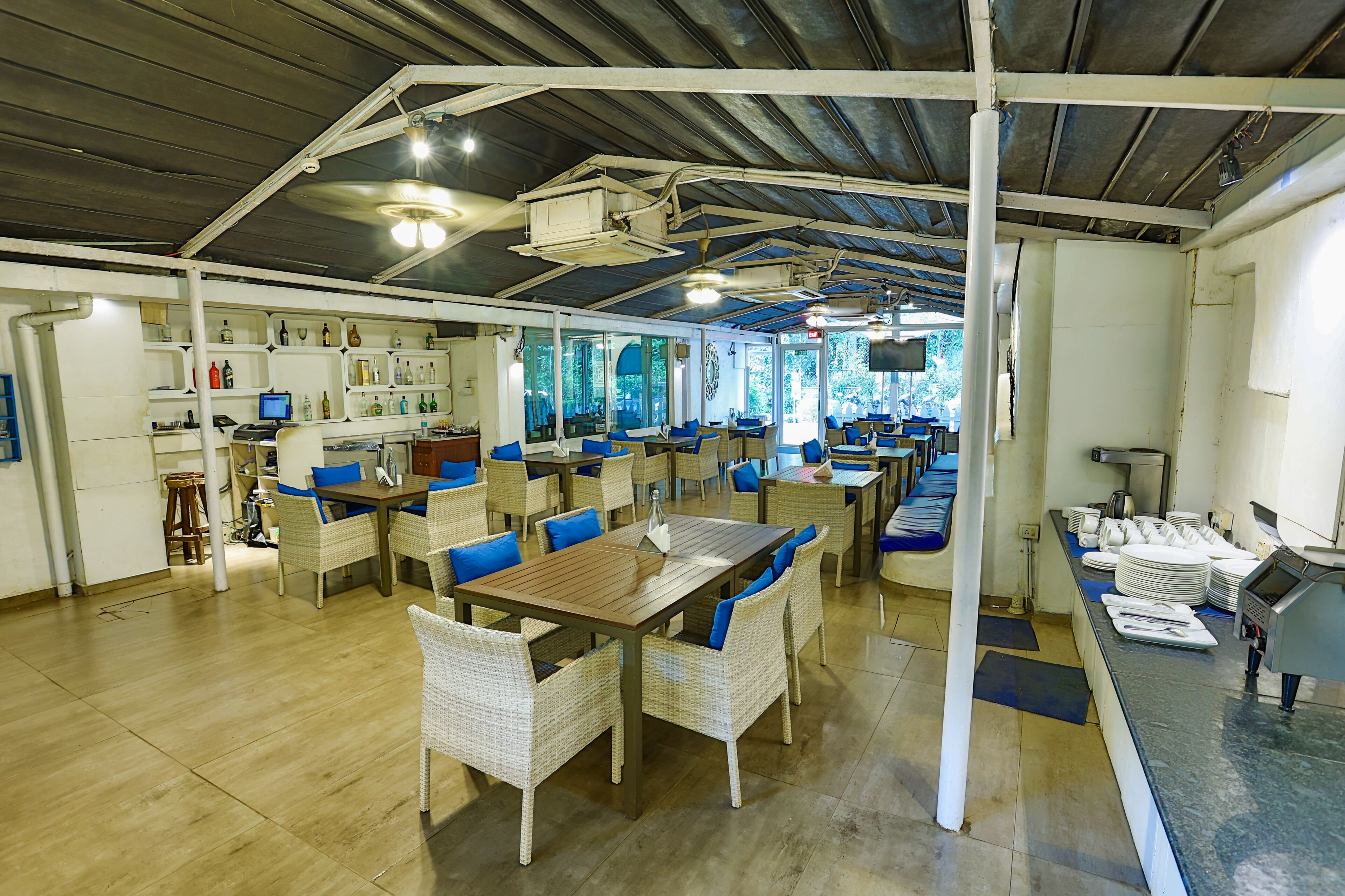 daily continental breakfast (inr 475 per person)