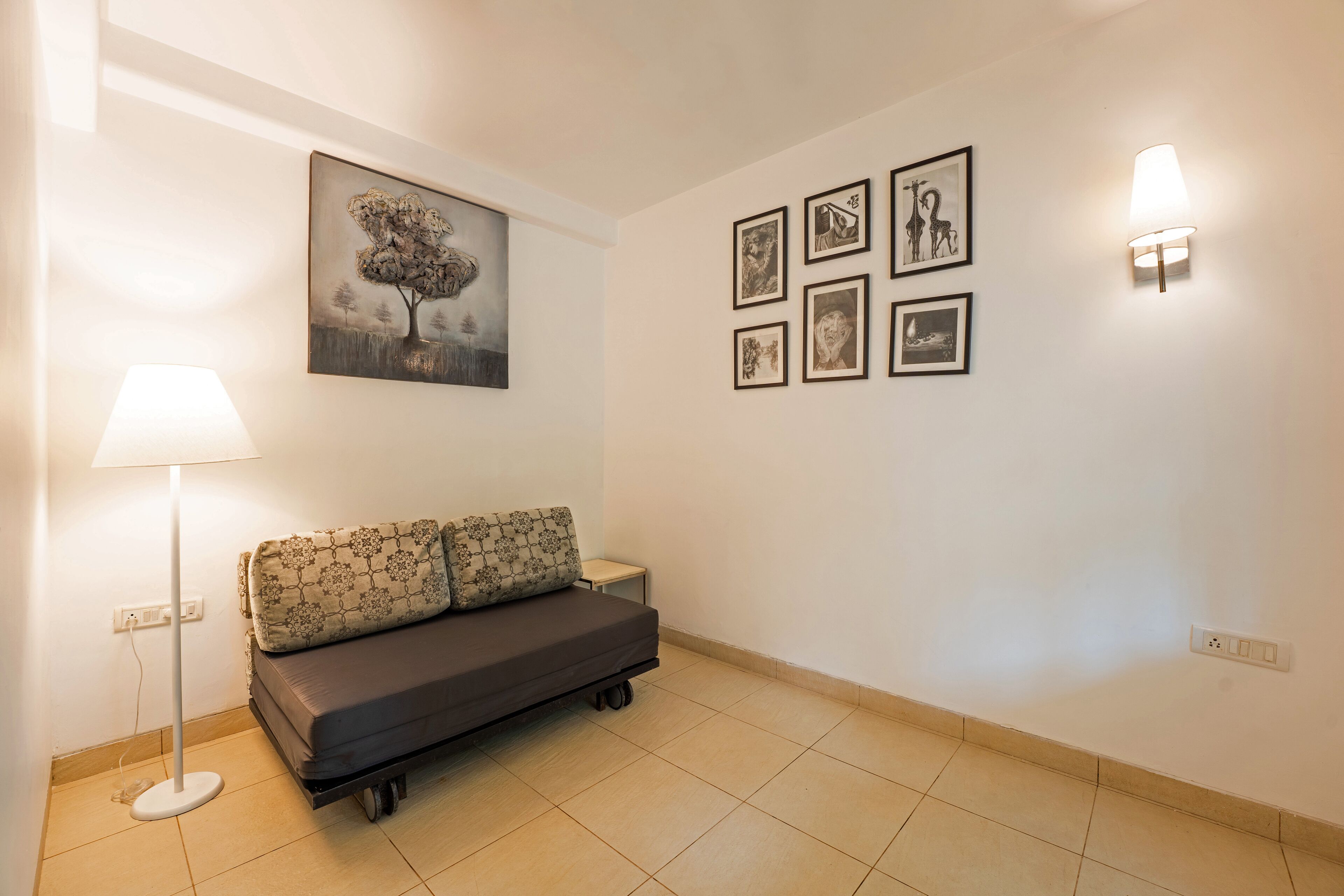 junior room | minibar, in-room safe, desk, laptop workspace