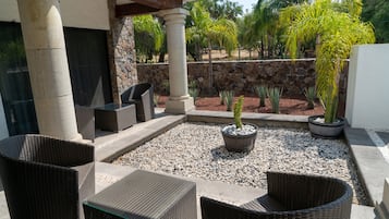 Room, 1 King Bed | Balcony view