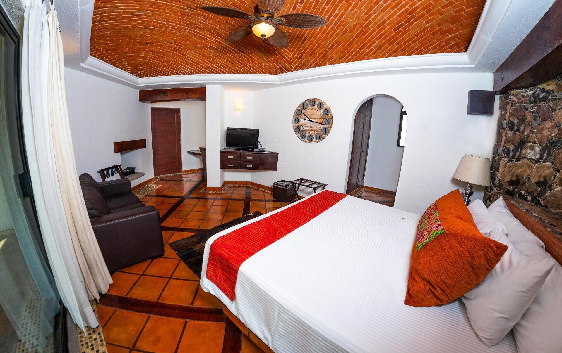 Zimmersafe, Schreibtisch, Bügeleisen/Bügelbrett, kostenloses WLAN