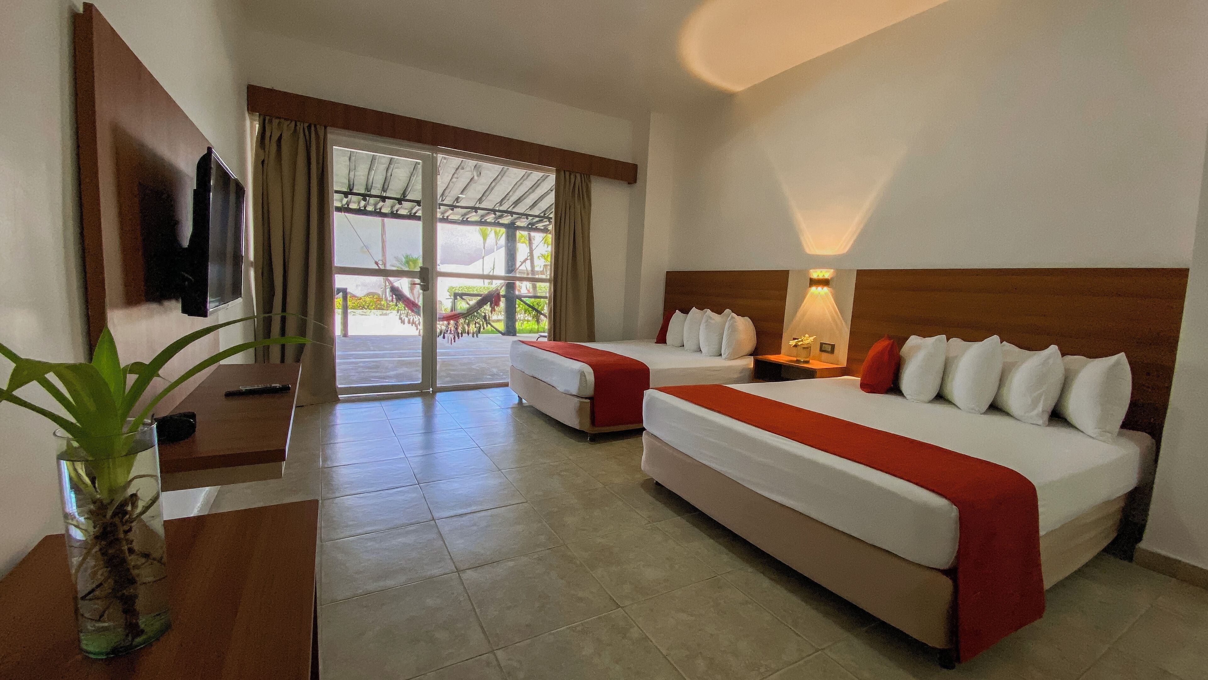 Premium bedding, in-room safe, blackout curtains, free WiFi