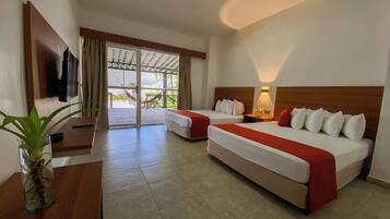 Premium bedding, in-room safe, blackout curtains, free WiFi