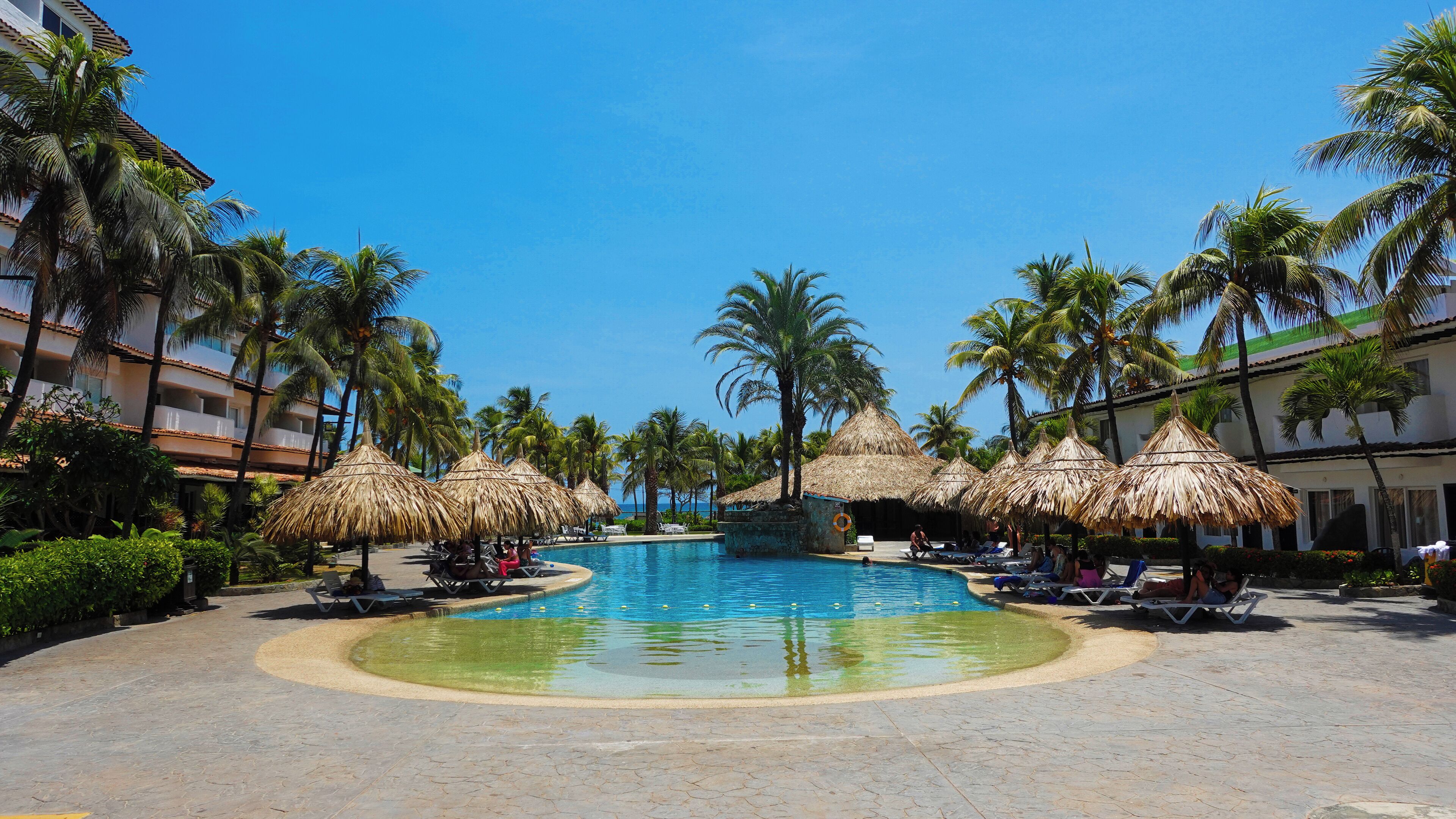 3 hồ bơi ngoài trời, lều miễn phí, dù/ô trên bãi biển/hồ bơi 