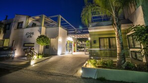 Terrace/patio - Athina Beach Hotel (Chania)