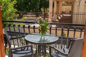 Apartment | Terrace/patio - Alexatos Studios (Kefalonia)