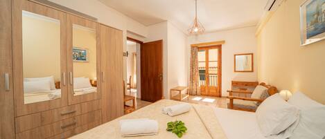 标准公寓 | 客房内保险箱、熨斗/熨衣板、旅行婴儿床、免费 WiFi