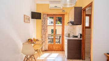 In-room safe, iron/ironing board, travel crib, free WiFi