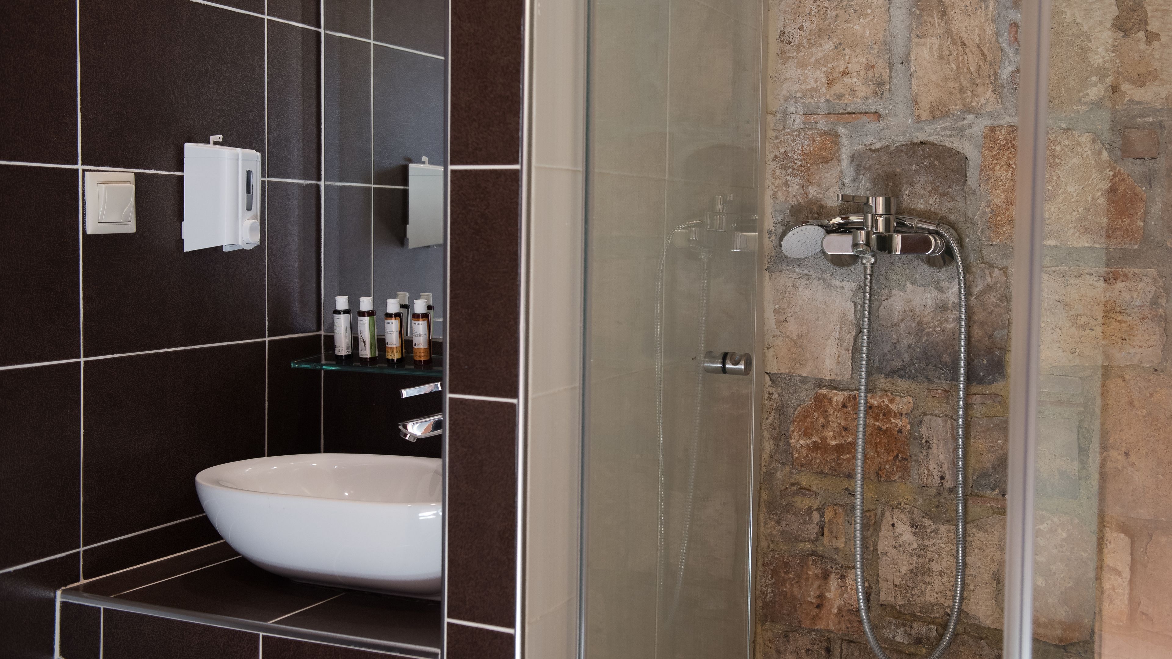 Room, Sea View (1st floor, stair access only) | Bathroom | Shower, free toiletries, hair dryer, slippers