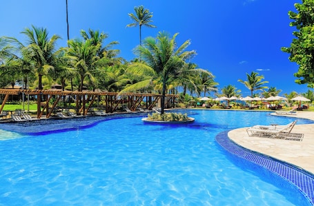 Indoor pool, 6 outdoor pools, pool umbrellas, pool loungers. Vivá Porto de Galinhas Resort