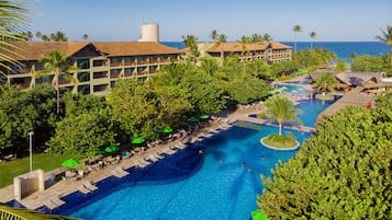 Piscina interna, 6 piscinas externas, guarda-sóis, espreguiçadeiras