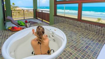 Super Luxo Vista Mar | Banheira de hidromassagem