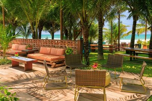 2 barer/lounger, bassengbar og strandbar