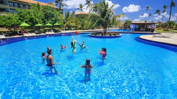 Innenpool, 6 Außenpools, Sonnenschirme, Liegestühle