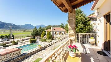 Luxury Studio, Pool View | Vista para a água