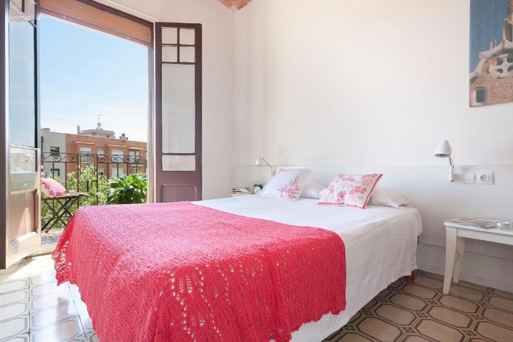 Donzen dekbedden, een kluis op de kamer, een strijkplank/strijkijzer