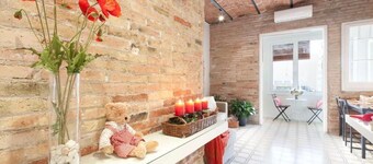 Happy People Gaudi Sant Pau