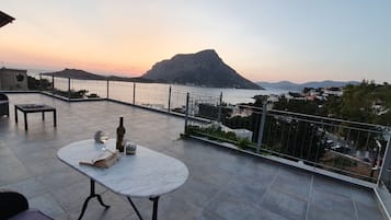 Appartamento familiare, 2 camere da letto, vista mare | Terrazza/patio