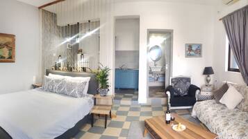 Junior Studio Suite, 1 Bedroom, Sea View | In-room safe, iron/ironing board, free cribs/infant beds, rollaway beds