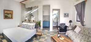 小型开间套房, 1 间卧室, 海景 | 客房内保险箱、熨斗/熨衣��板、免费婴儿床、折叠床/加床（额外收费）