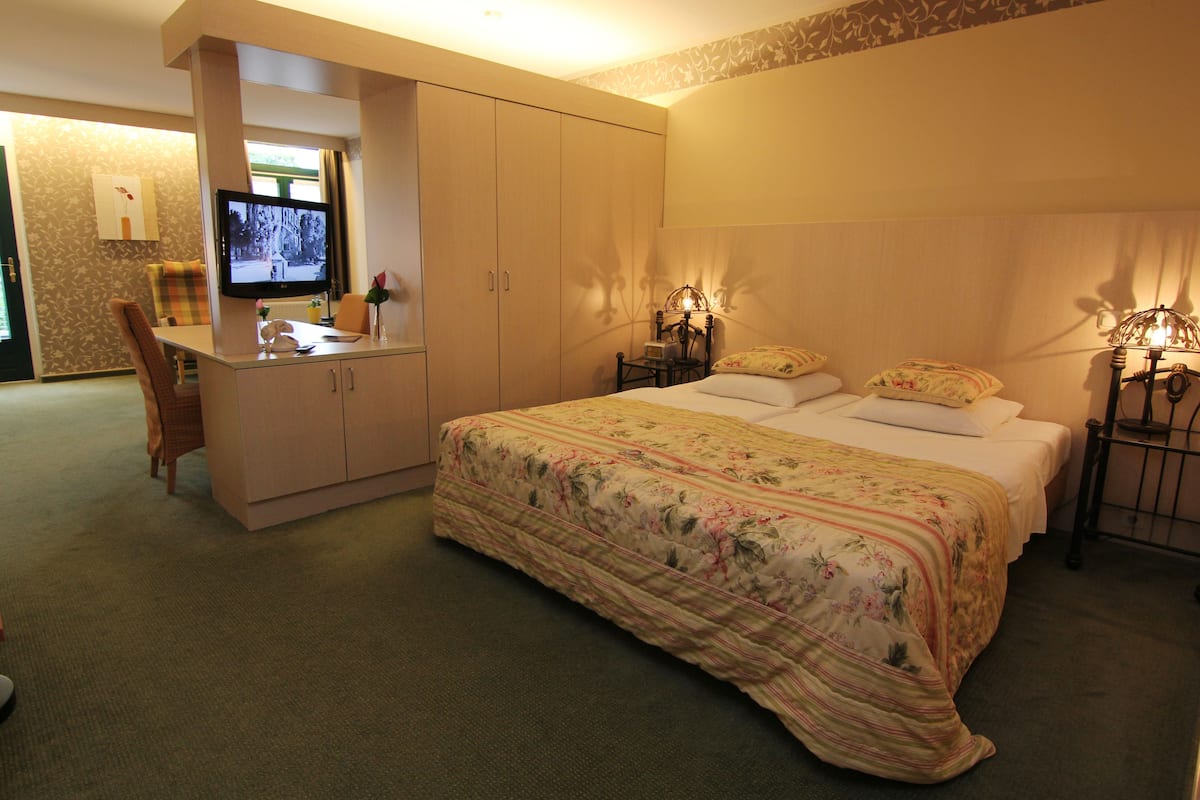 2 habitaciones, minibar y caja de seguridad en la habitación