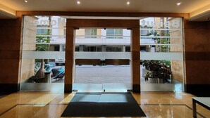 Interior entrance - X2 by Smallville (Beirut)