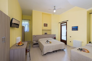 Quarto triplo clássico | 1 quarto, roupas de cama premium, camas Select Comfort
