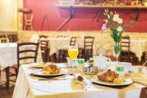 Desayuno buffet incluido todos los días