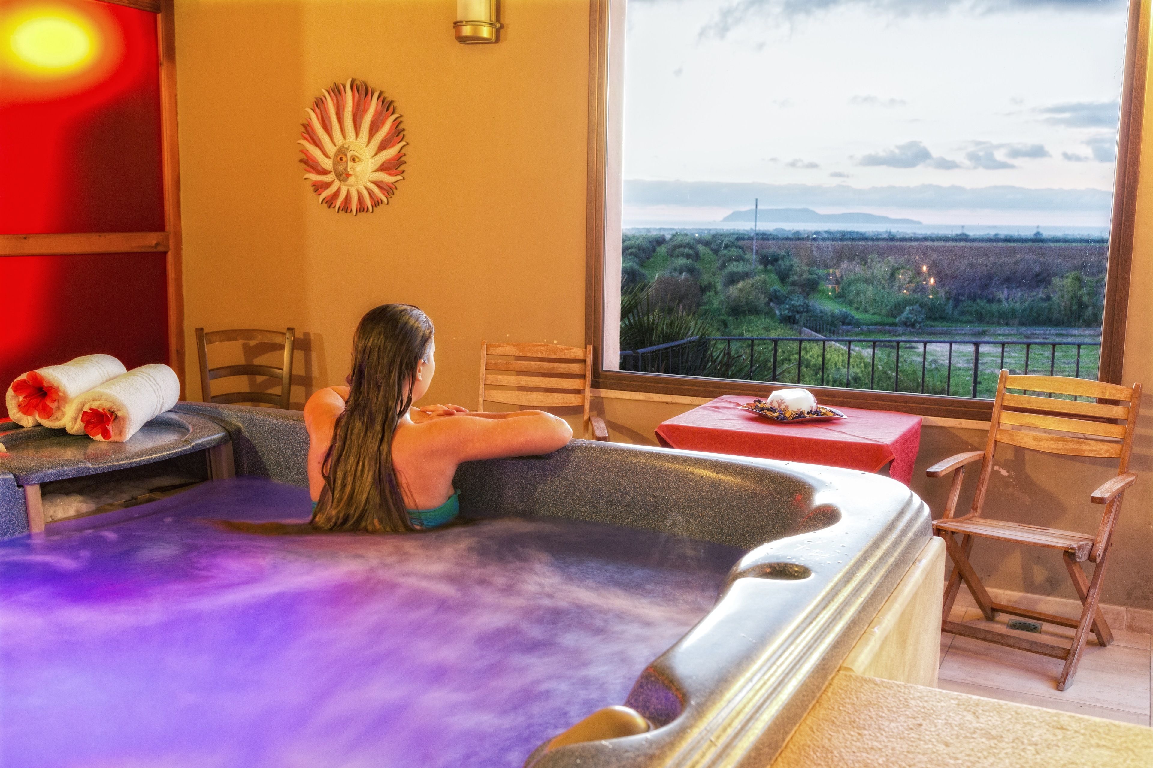 Sale per trattamenti di coppia, vasca idromassaggio, bagno turco