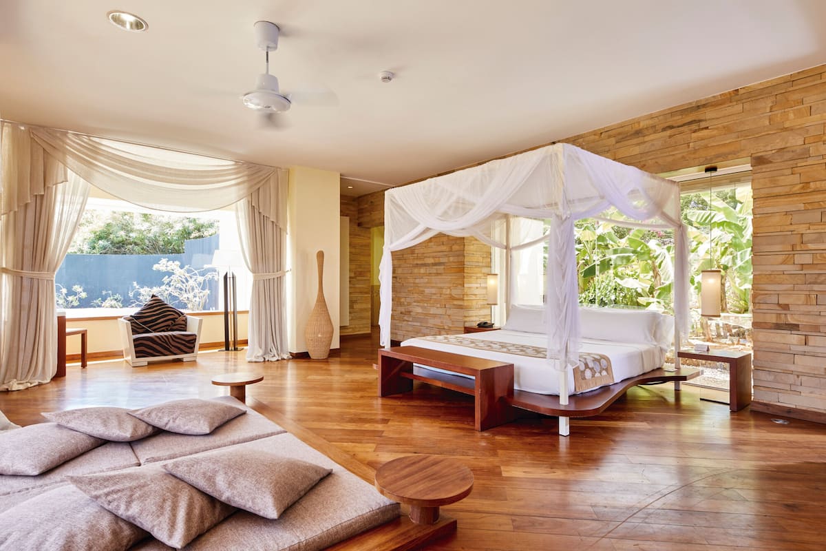 Ropa de cama hipoalergénica y minibar