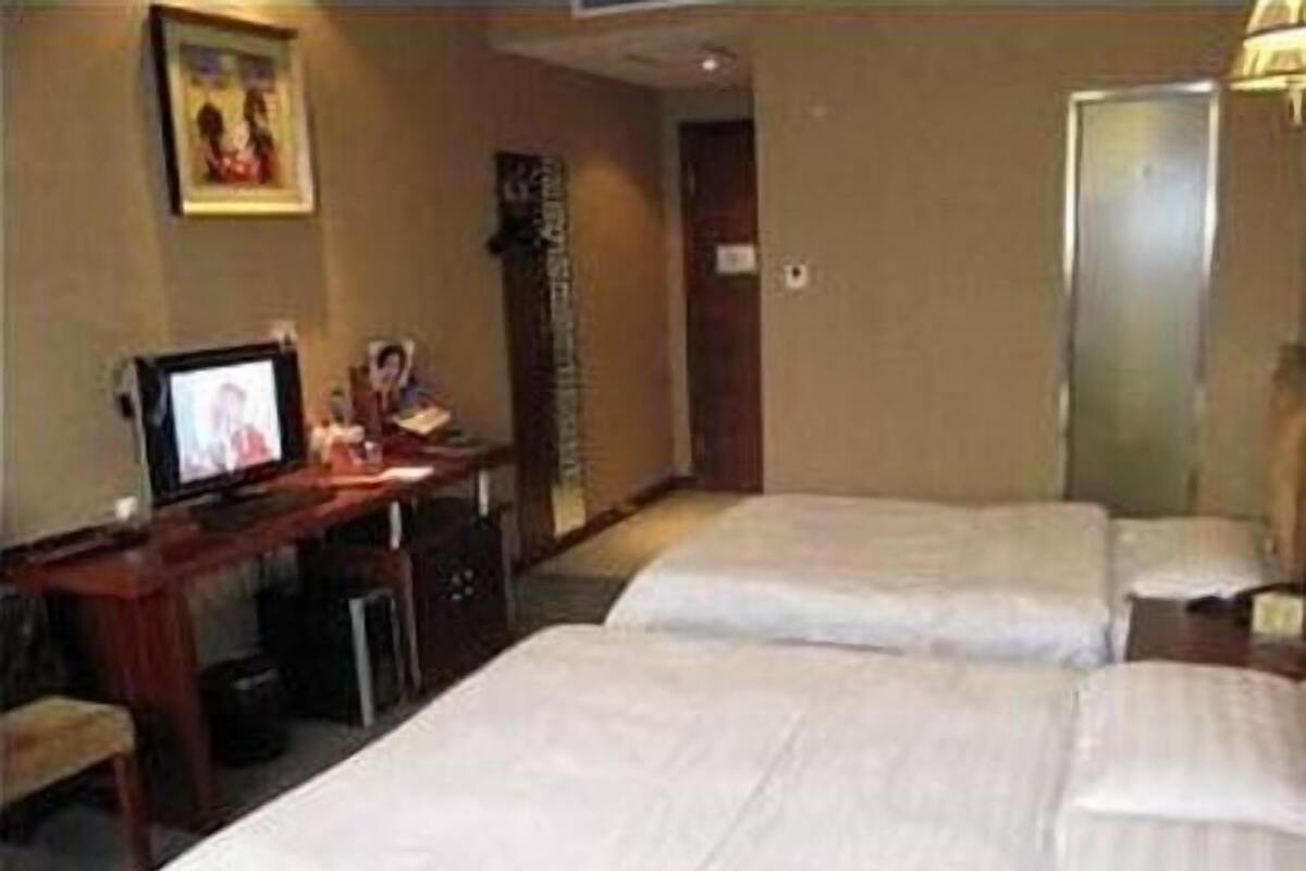 Family Room | Minibar, free WiFi