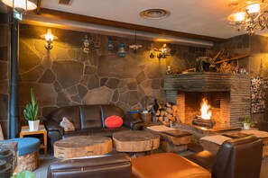 Bar (on property) - Villa Alpen (Yamanouchi)