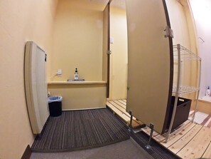 Superior Twin Room, Accessible | Bathroom | Free toiletries, hair dryer, slippers, towels