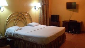 Standard Room, 1 King Bed | Blackout curtains