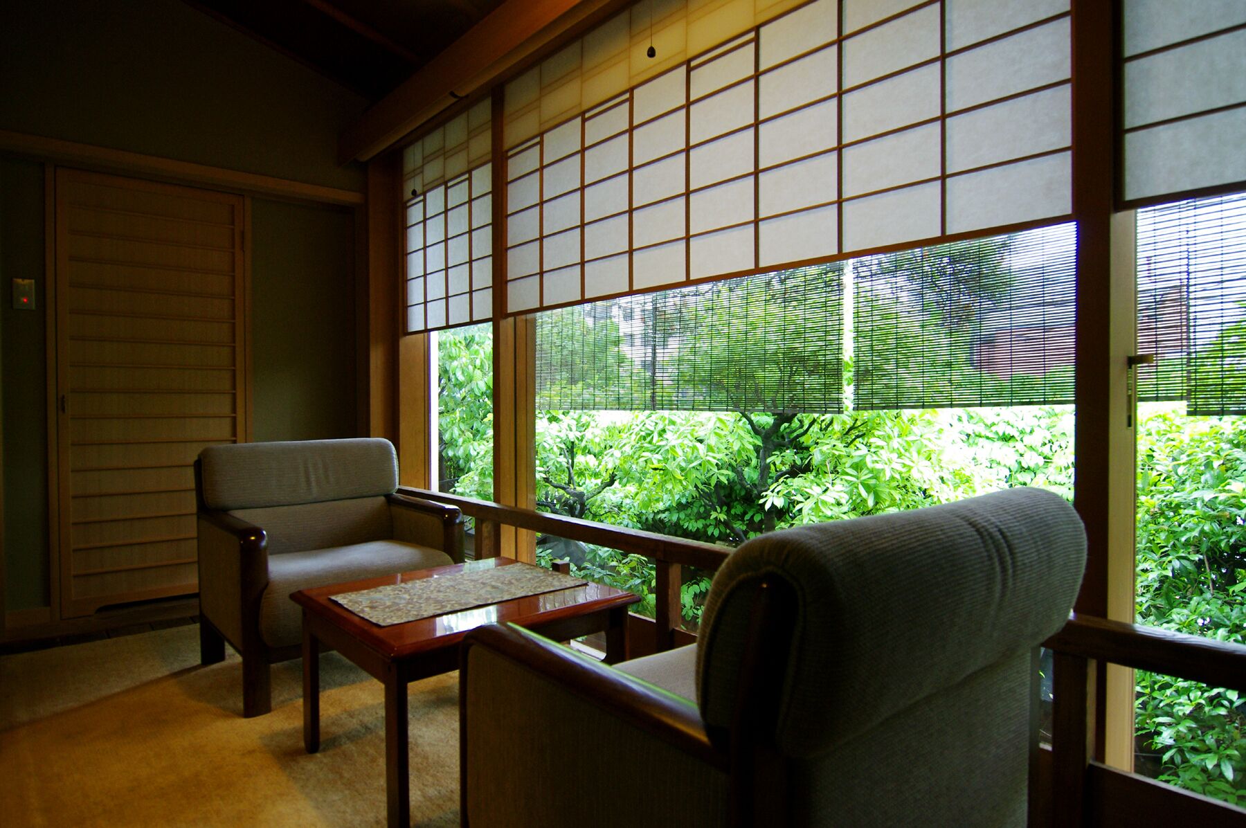 ห้องซูพีเรีย, ปลอดบุหรี่ (Main Bld, Traditional, #24,26,or 31) | มินิบาร์, ตู้นิรภัยในห้องพัก, ห้องพักตกแต่งอย่างมีเอกลักษณ์, โต๊ะทำงาน